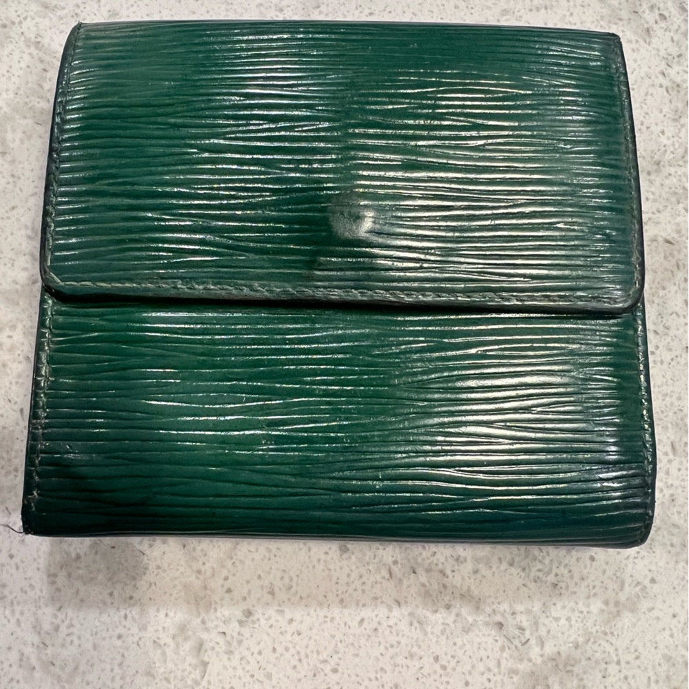 LV vintage EPI green wallet with double snaps GUC